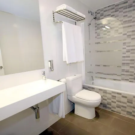 Hotel BESTPRICE Gracia-3